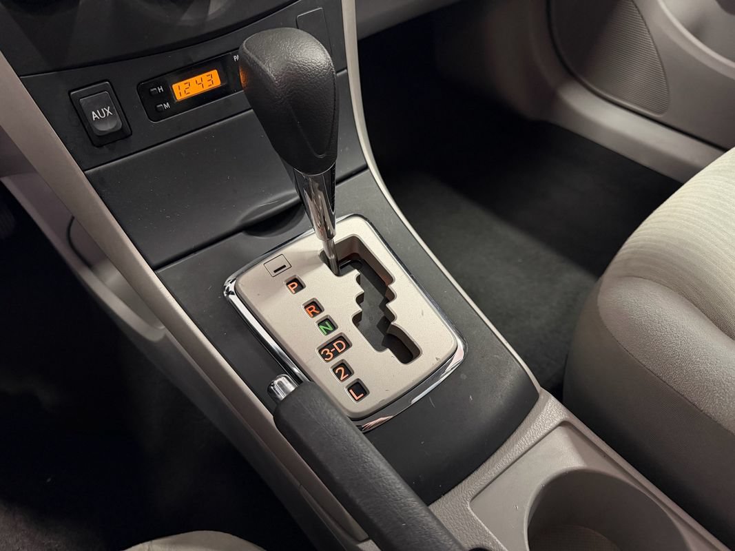 Used 2010 Toyota Corolla LE FWD image 9