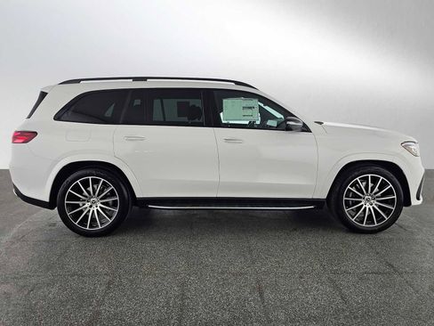 Used 2026 Mercedes-Benz GLS 580 4MATIC image 2