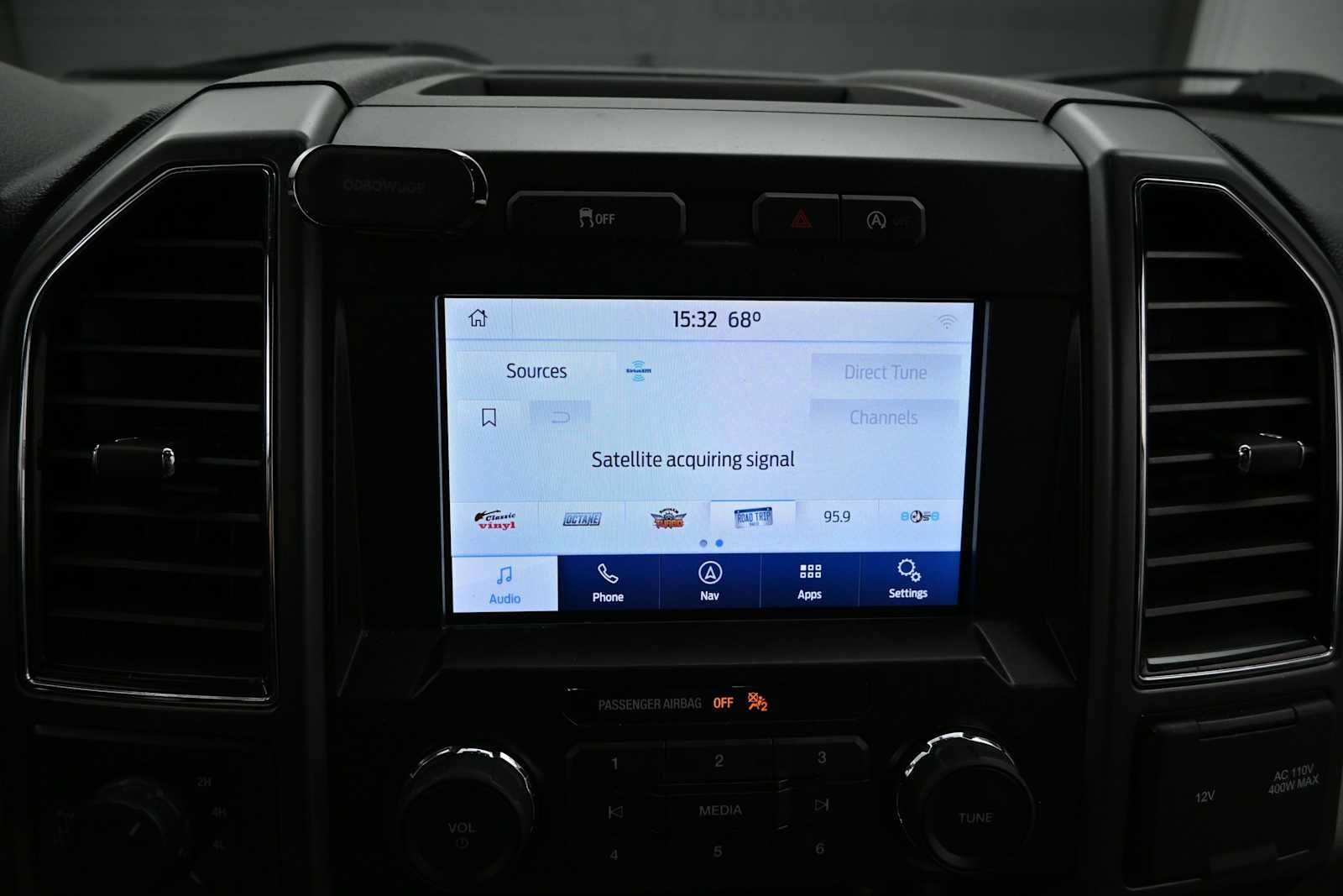 Used 2020 Ford F150 XLT w/ Equipment Group 302A Luxury AWD/4WD image 14