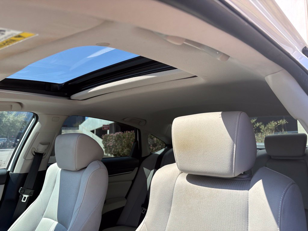 Used 2018 Honda Accord EX image 9