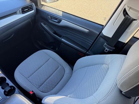 Used 2022 Ford Escape SE image 18