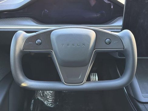 Used 2022 Tesla Model X Plaid image 8