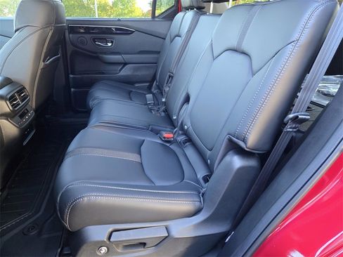 New 2025 Honda Pilot Touring image 10