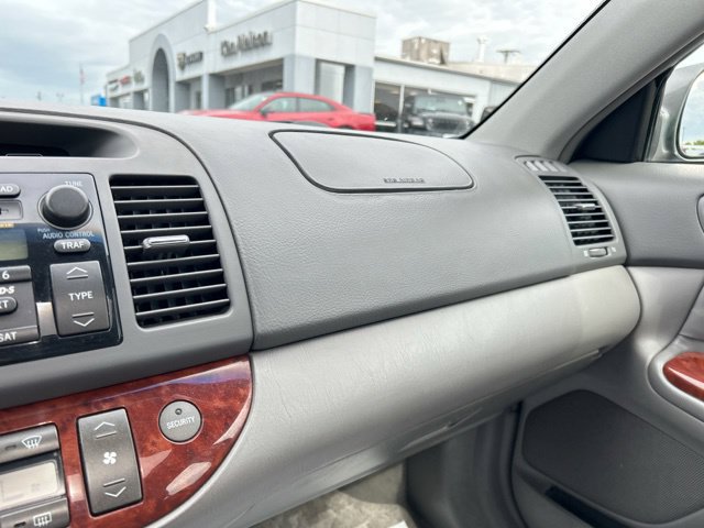 Used 2005 Toyota Camry XLE w/ VSC & Side Airbag Pkg FWD image 40
