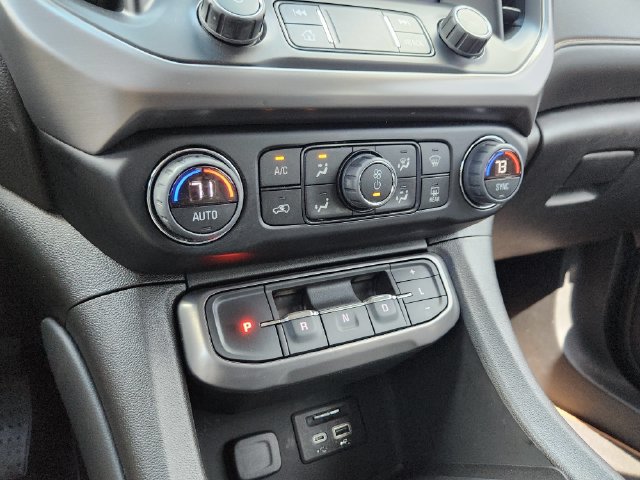 Used 2023 GMC Acadia AT4 w/ Technology Package AWD/4WD image 18