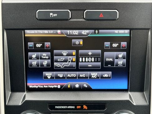 Used 2015 Ford F150 Lariat w/ Equipment Group 502A Luxury image 24