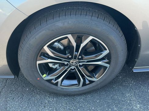 New 2026 Toyota Sienna Platinum AWD/4WD image 11