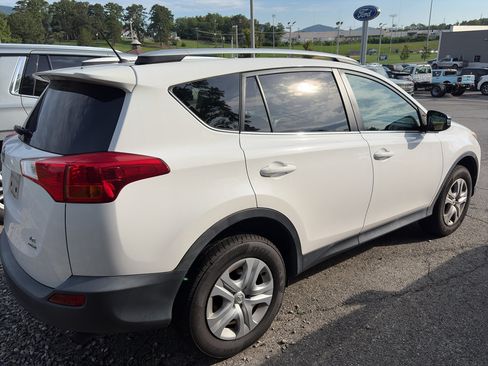 Used 2013 Toyota RAV4 LE AWD/4WD image 3