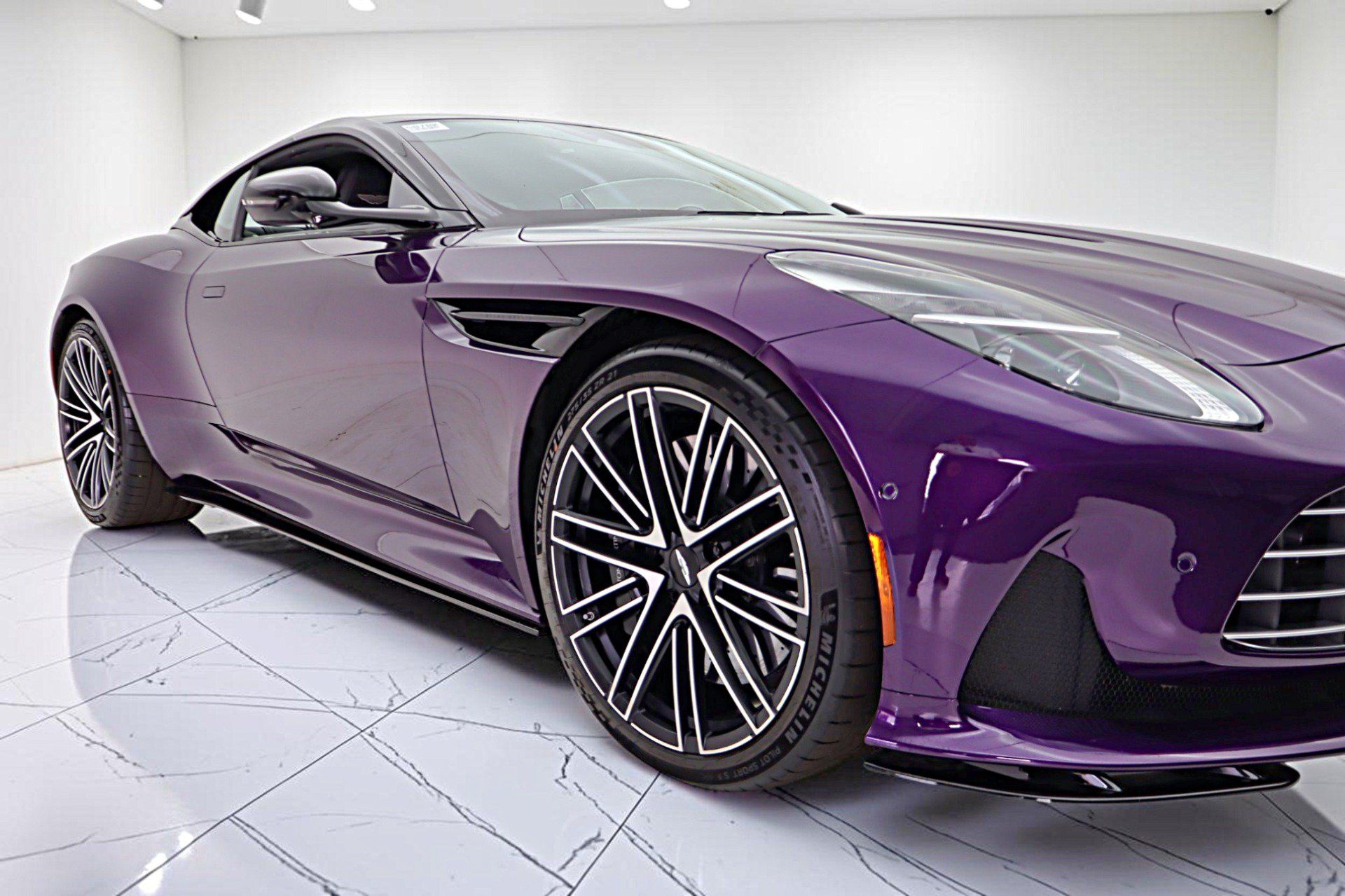 Used 2024 Aston Martin DB12 Coupe RWD image 20