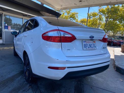 Used 2018 Ford Fiesta SE w/ Equipment Group 201A image 11