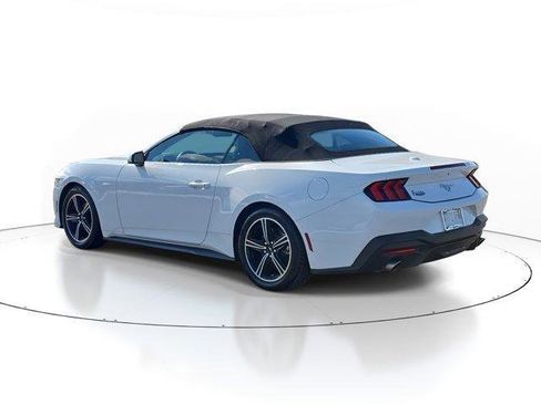 Used 2024 Ford Mustang Convertible image 3