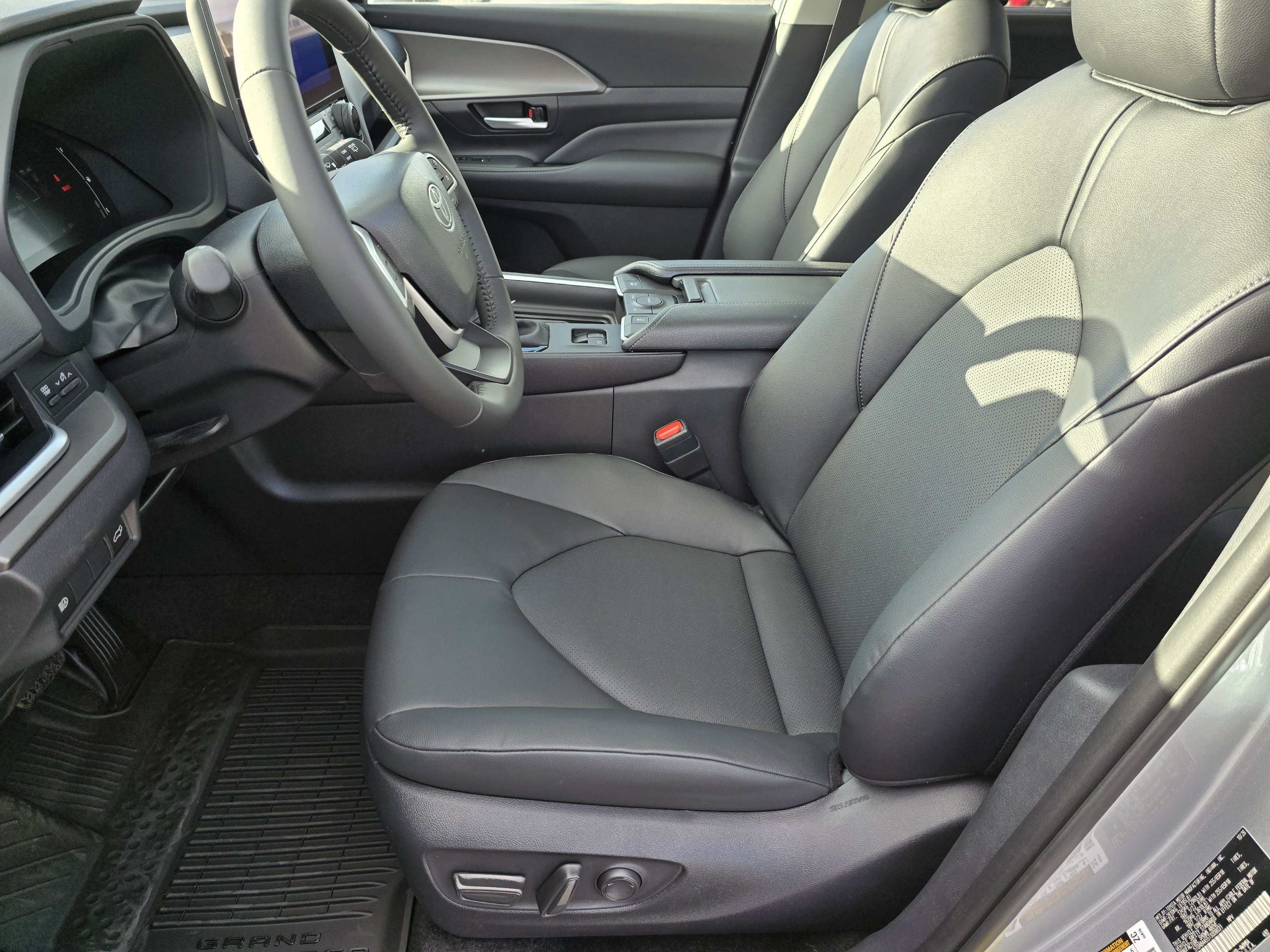 New 2026 Toyota Grand Highlander XLE FWD image 31