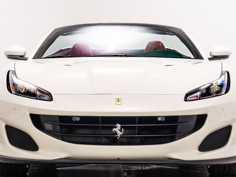 Used 2020 Ferrari Portofino image 4