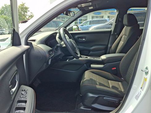 Used 2024 Honda HR-V Sport image 15