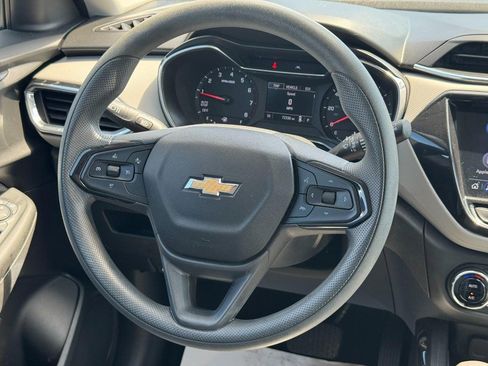 Used 2021 Chevrolet TrailBlazer LT w/ Convenience Package FWD image 13