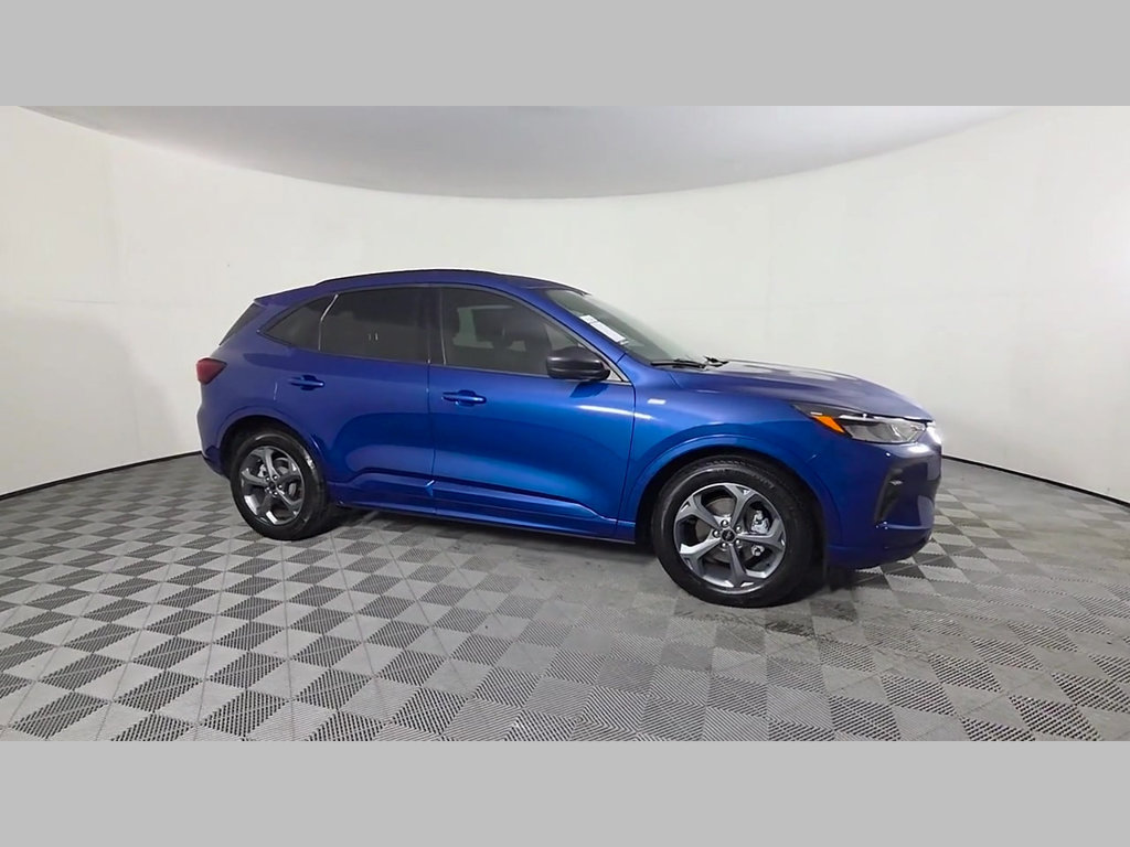 Used 2023 Ford Escape ST-Line w/ Tech Pack #1 FWD image 34