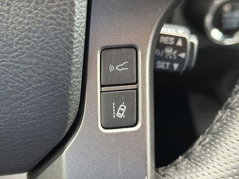 Used 2023 Toyota Tacoma TRD Off-Road image 17