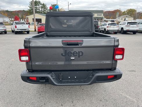 New 2026 Jeep Gladiator Sport image 6