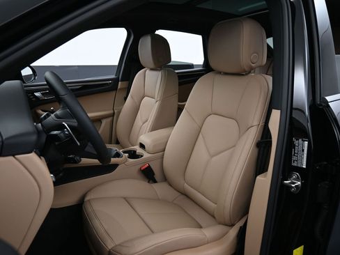 New 2026 Porsche Macan image 5