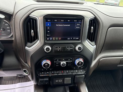 Used 2019 GMC Sierra 1500 Denali w/ Denali Ultimate Package AWD/4WD image 19