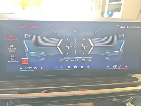 Used 2025 BMW X5 xDrive50e AWD/4WD image 19