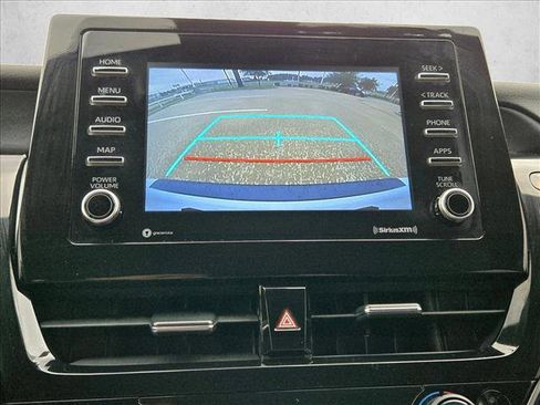 Used 2022 Toyota Camry SE FWD image 11