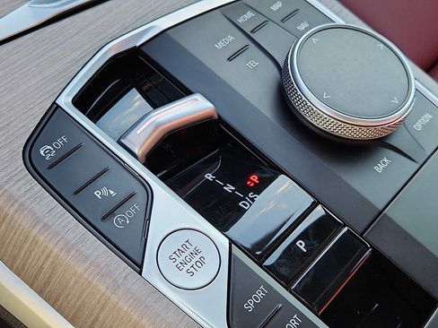 Used 2025 BMW 330i xDrive Sedan w/ Convenience Package image 14