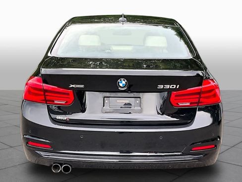 Used 2018 BMW 330i xDrive Sedan AWD/4WD image 5