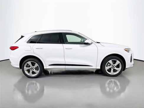 New 2025 Audi Q5 Premium Plus image 8