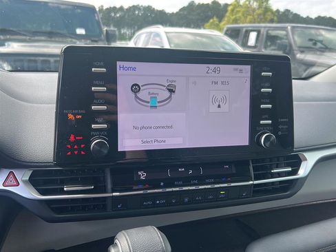 Used 2022 Toyota Sienna XLE image 6