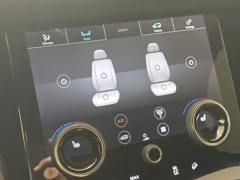 Used 2019 Land Rover Range Rover Velar R-Dynamic SE image 18