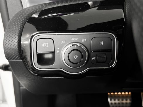 Used 2022 Mercedes-Benz CLA 250 image 20