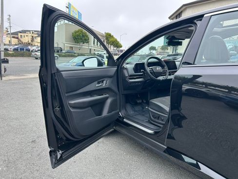 Used 2023 Nissan Ariya FWD image 15