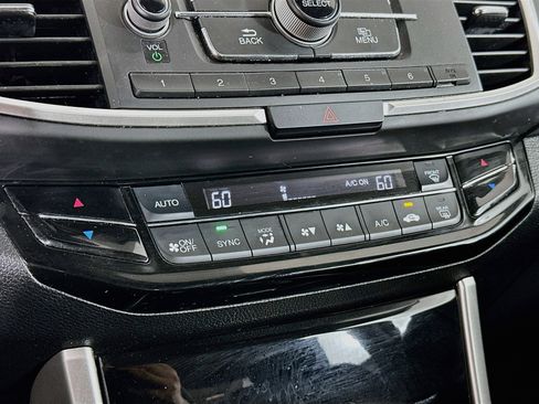 Used 2017 Honda Accord LX image 23