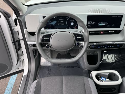 Certified 2024 Hyundai Ioniq 5 SE RWD image 12