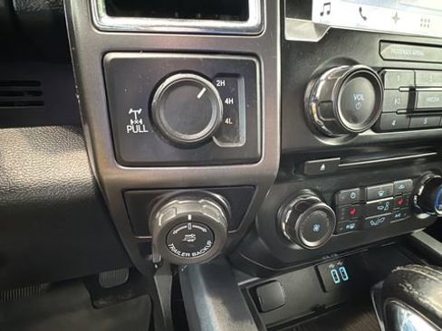 Used 2016 Ford F150 XLT w/ Equipment Group 302A Luxury AWD/4WD image 16