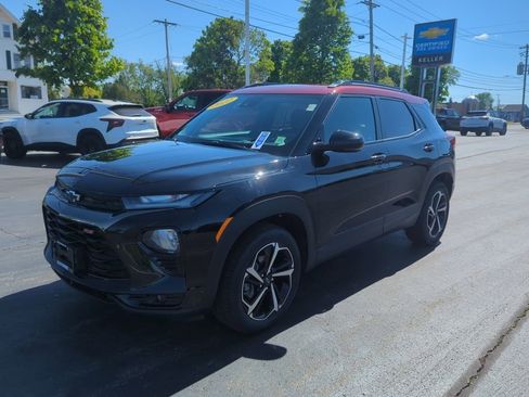 Certified 2022 Chevrolet TrailBlazer RS w/ Technology Package AWD/4WD image 4