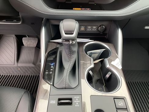 New 2026 Toyota Highlander Limited image 22