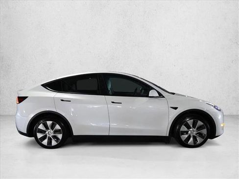 Used 2023 Tesla Model Y Long Range image 4