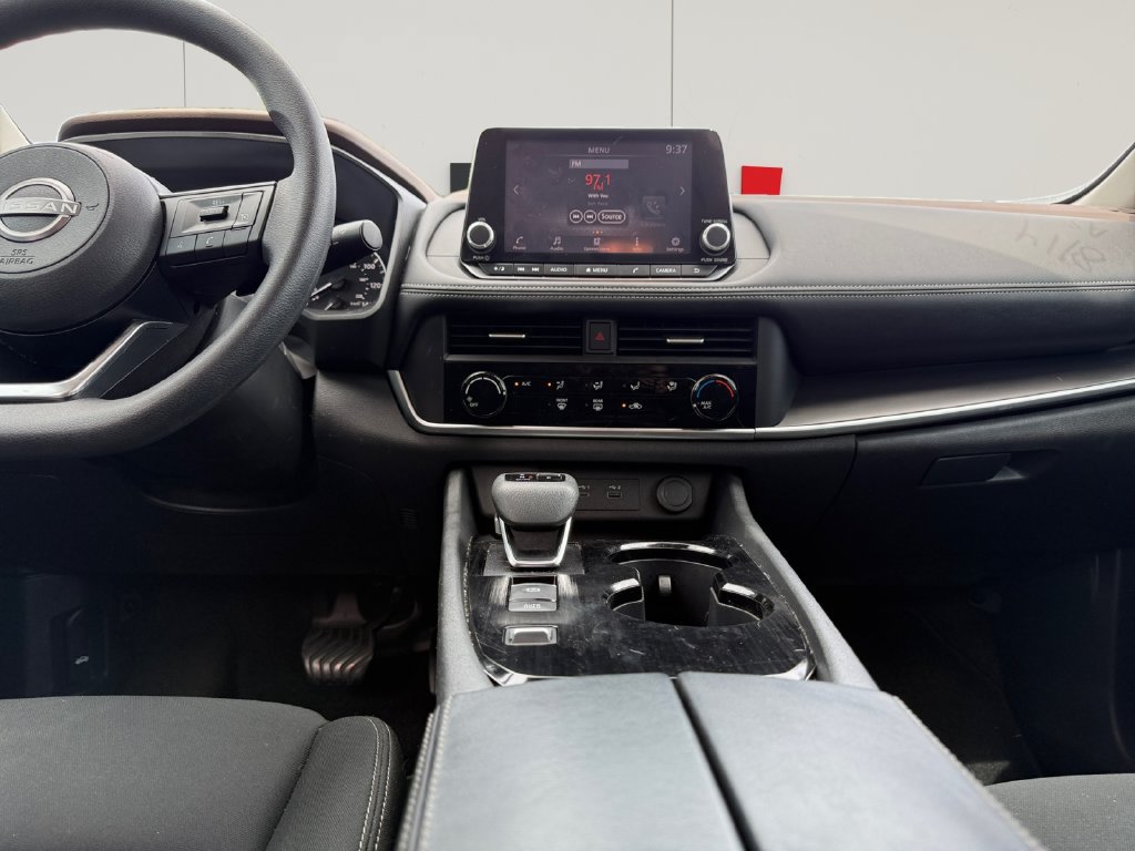 Used 2023 Nissan Rogue S FWD image 12