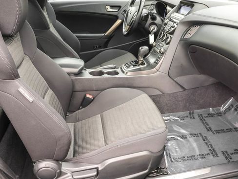 Used 2013 Hyundai Genesis 2.0T image 32