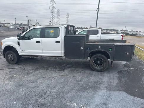 Used 2017 Ford F350 XL w/ Power Equipment Group AWD/4WD image 2