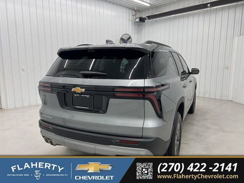 New 2026 Chevrolet Traverse LT w/ Driver Confidence Package image 3