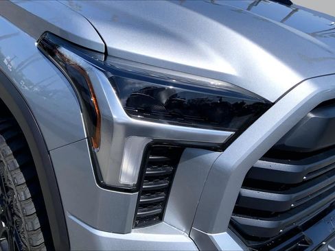 Used 2024 Toyota Tundra Limited AWD/4WD image 27