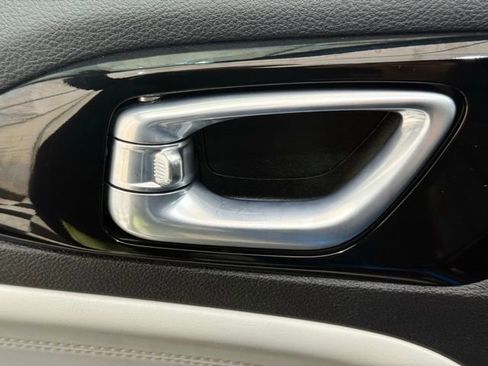 Used 2024 Jeep Compass Limited image 26