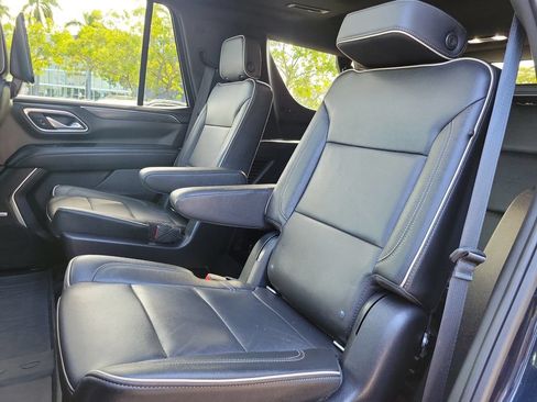 Used 2021 GMC Yukon SLT w/ SLT Premium Package RWD image 16