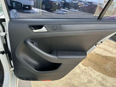 Used 2014 Volkswagen Jetta SE image 23