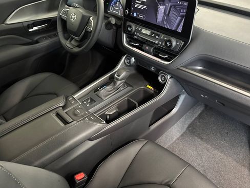 New 2026 Toyota Grand Highlander FWD image 19