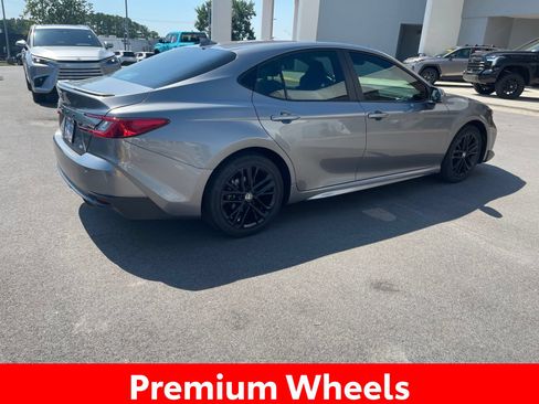 Used 2026 Toyota Camry SE FWD image 14