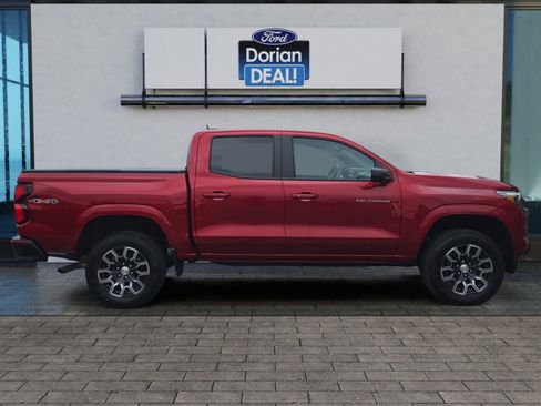 Used 2023 Chevrolet Colorado LT w/ LT Convenience Package III AWD/4WD image 2
